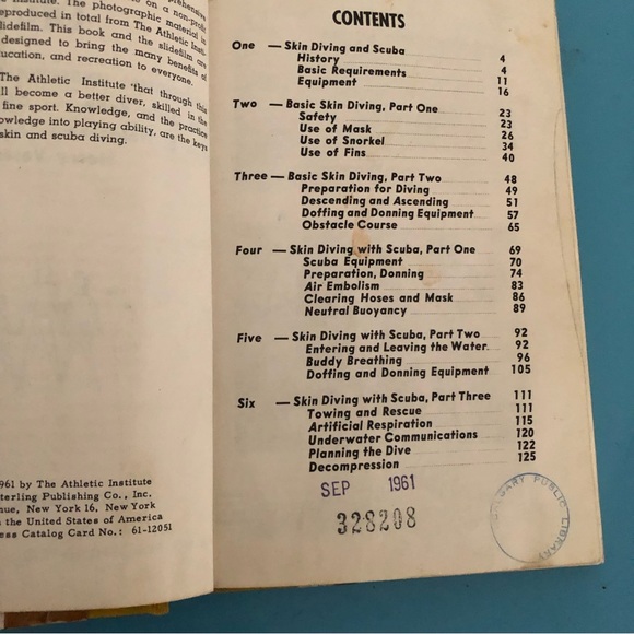 Vintage Skin & Scuba Diving Book from the Athletic Institute Series - hardcover - Picture 3 of 9